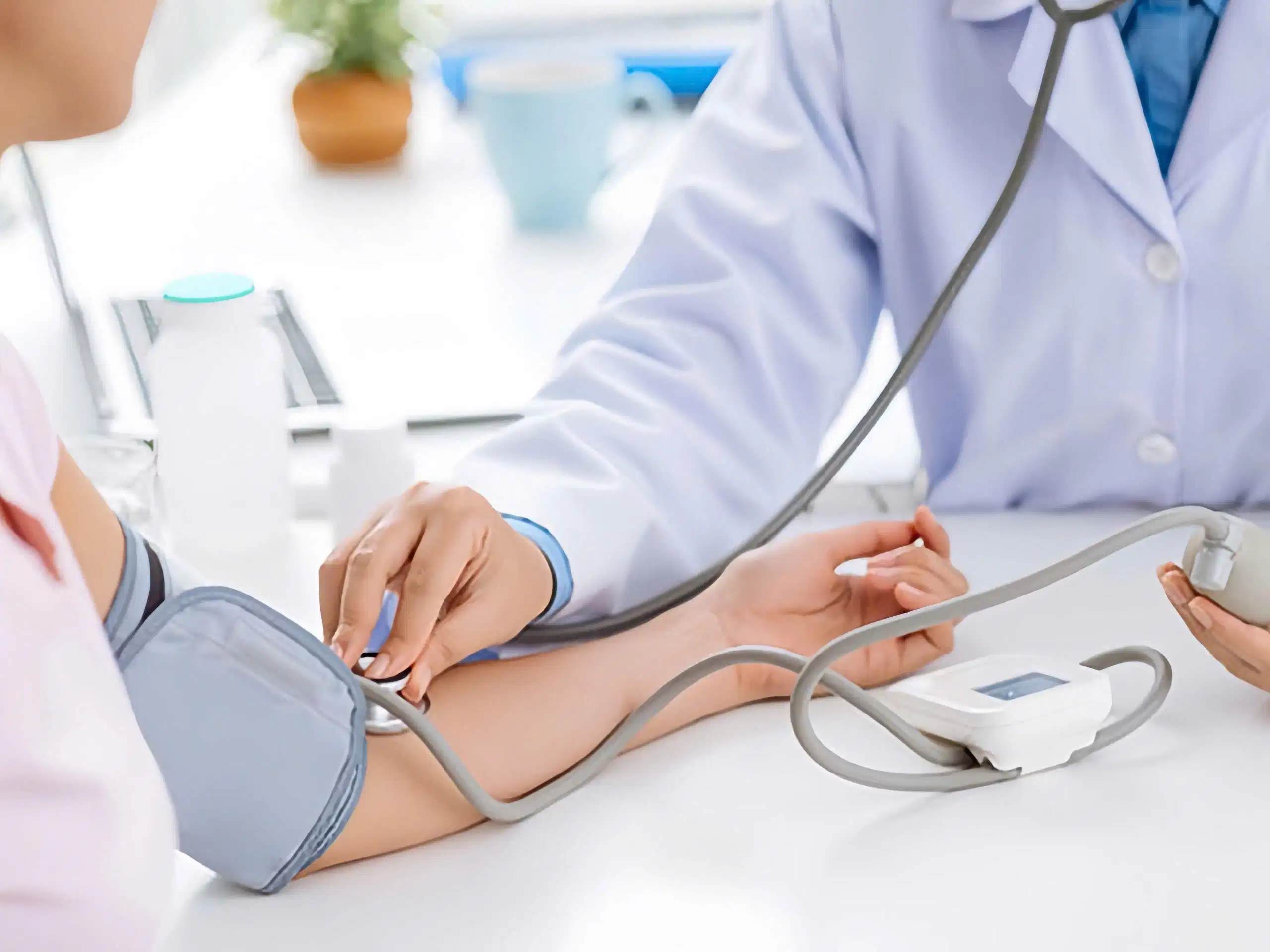 Nên tham khảo ý kiến bác sĩ trước khi chạy bộ Tham khảo ý kiến chuyên môn y tế nếu có bệnh lý nền