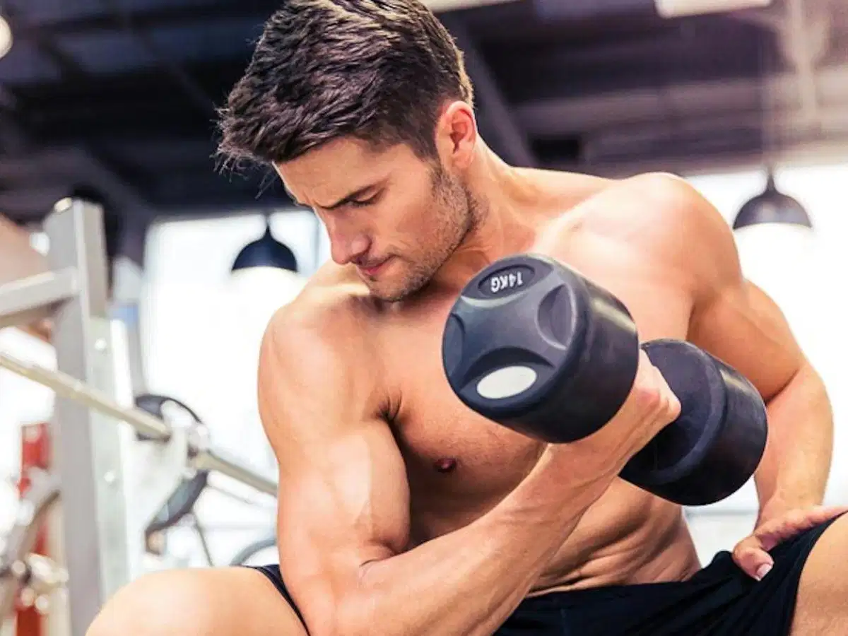 Mốc thời gian cơ thể bắt đầu có dấu hiệu suy giảm cơ bắp sau khi ngừng tập luyện