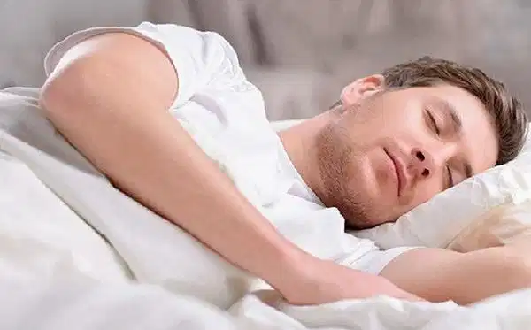 Ngủ đủ giấc giúp da phục hồi sinh khí