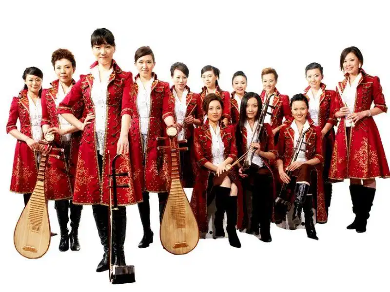 Nhóm nhạc Twelve Girls Band với phong cách cổ - kim kết hợp Nhóm nhạc Twelve Girls Band với phong cách cổ kim kết hợp