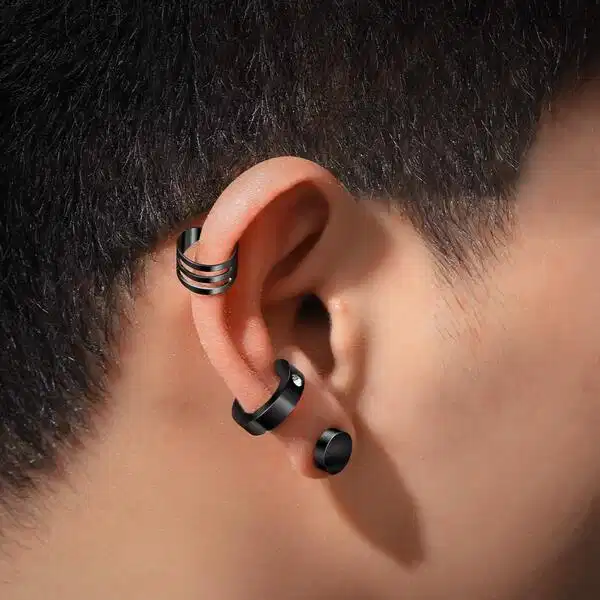 Hoa tai bằng kim loại mềm có thể bị biến dạng do lực đè khi ngủ
