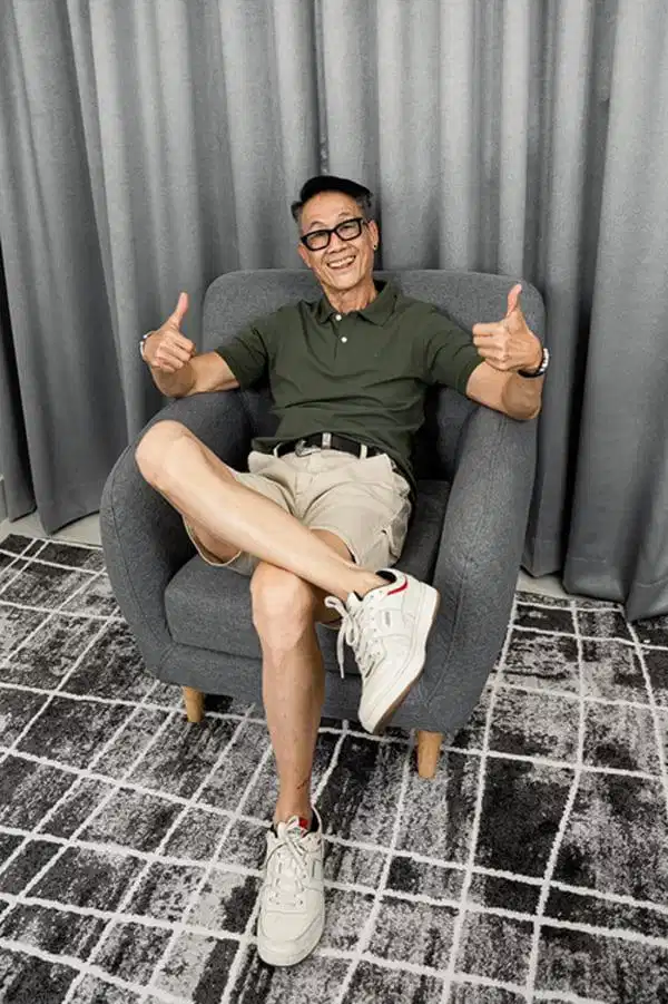 Quần shorts kết hợp áo polo Quần shorts kết hợp áo polo tạo nên tổng thể năng động trong ngày hè