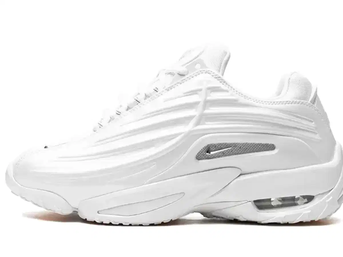 Nike x NOCTA thể thao và phong cách tối giản hòa quyện