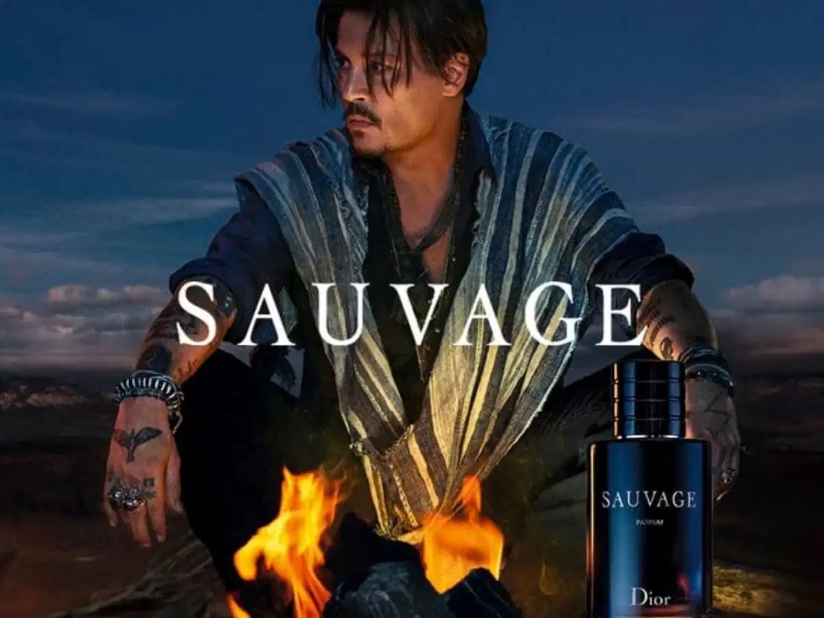 Nước hoa Dior Sauvage biểu tượng nam tính và tự do Bộ sưu tập nước hoa Dior Sauvage với thiết kế chai xanh đen đặc trưng