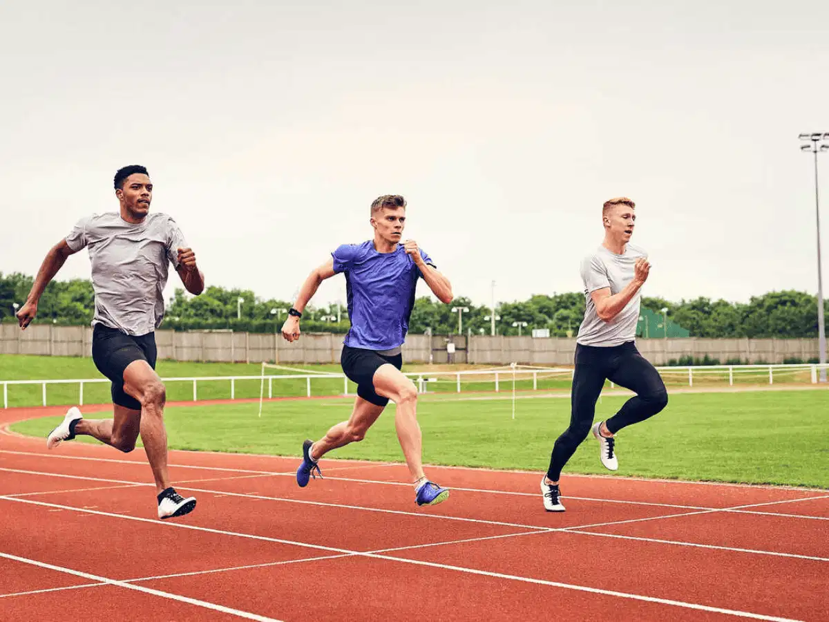 Tự tính pace giúp bạn chủ động kiểm soát thời gian hoàn thành cự ly Tính toán pace giúp đo lường thành tích và đánh giá sự tiến bộ khi chạy bộ