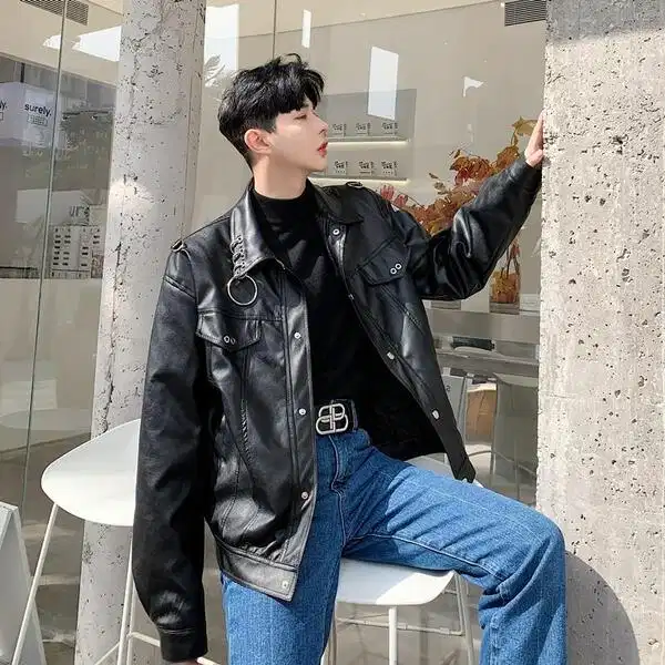 Phối áo khoác da phong cách Gothic nam mạnh mẽ và phóng khoáng