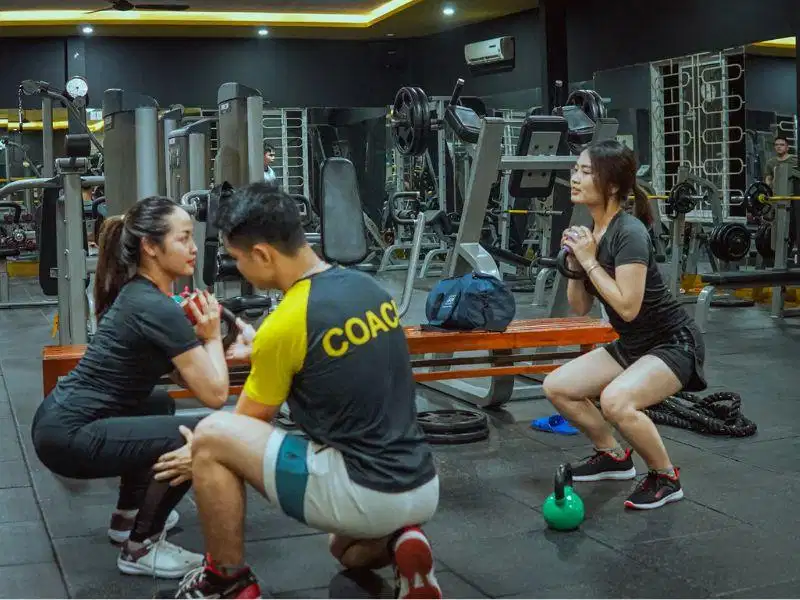 Phòng tập Eagle Fitness Huấn luyện viên hỗ trợ kỹ thuật tại Eagle Fitness Kim Ngưu