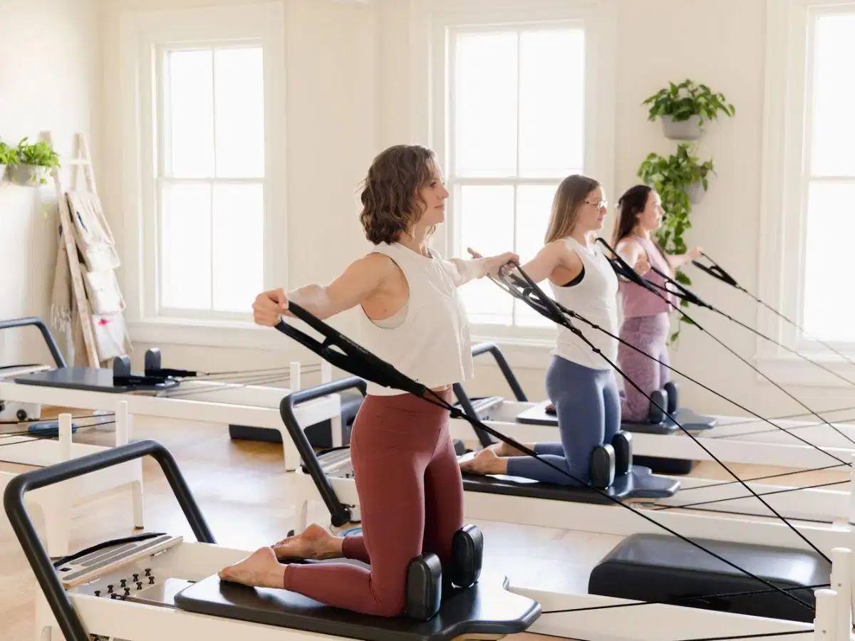 Pilates Là Gì Định nghĩa về bộ môn Pilates và sự kiểm soát chuyển động
