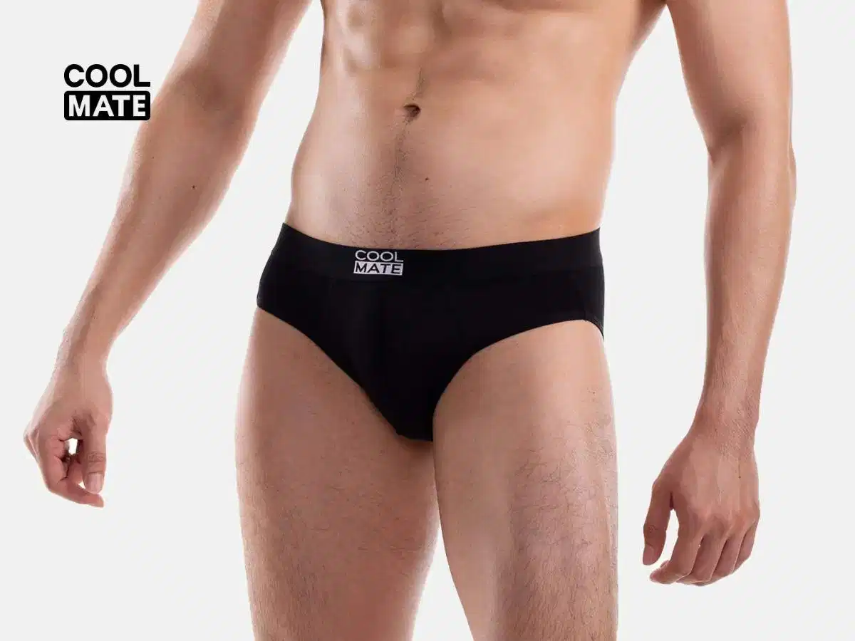 Quần brief với thiết kế ôm gọn phần hông Quần brief với thiết kế ôm gọn phần hông