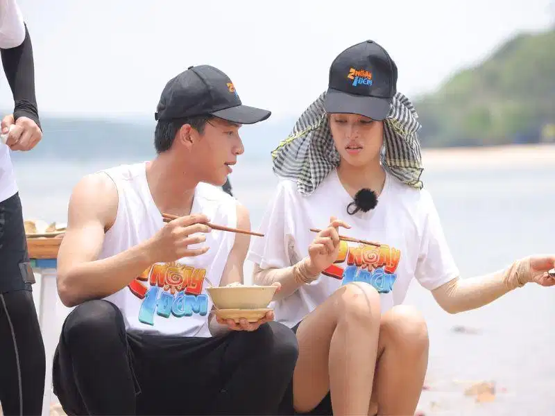 Sự hòa nhập tự nhiên của HIEUTHUHAI cùng các thành viên trong show