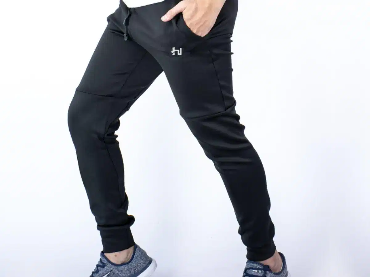 Jogger cargo có chi tiết khóa kéo