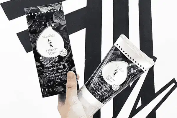 Sữa rửa mặt than hoạt tính Skin & Dr Sữa rửa mặt than hoạt tính Skin & Dr