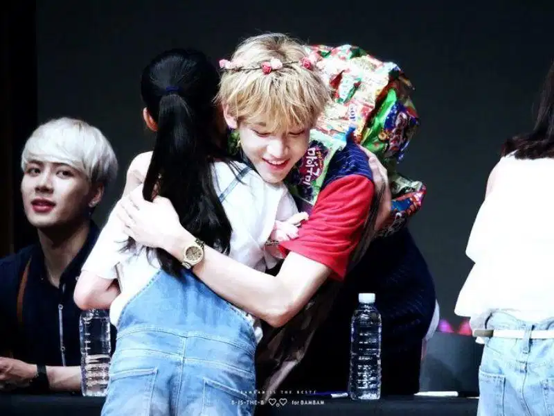 Sự phát triển của thuật ngữ fan service ngoài biên giới 2D Khái niệm fan service lan tỏa sang thị trường giải trí thần tượng K-Pop