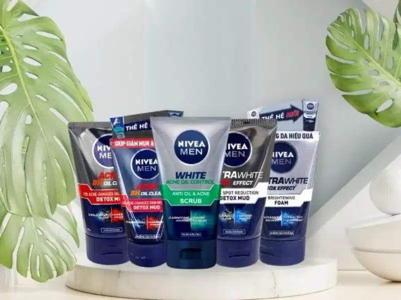 Bao bì dạng tuýp nhựa tiện lợi của sữa rửa mặt Nivea Men