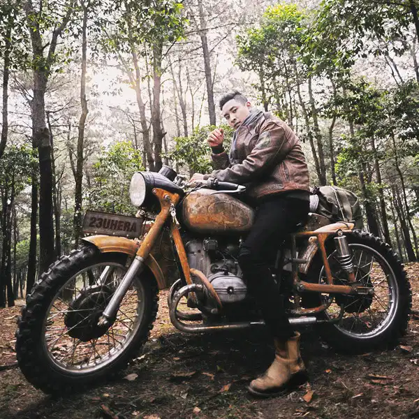 Phối đồ đi phượt với boots da lộn Tạo điểm nhấn trang phục phượt cùng boot da lộn