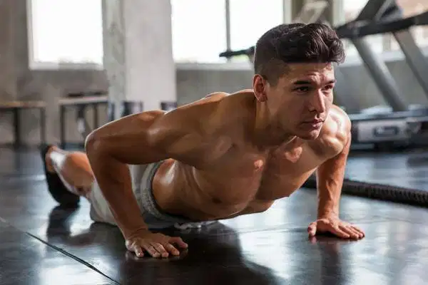 Thực hiện động tác hít đất (Push Up) Thực hiện động tác hít đất Push Up đúng góc độ
