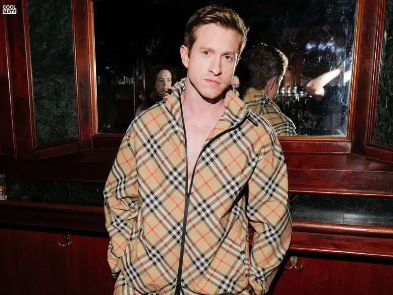 Kỹ thuật may đo Burberry Cấu trúc may đo và họa tiết trên trang phục Burberry