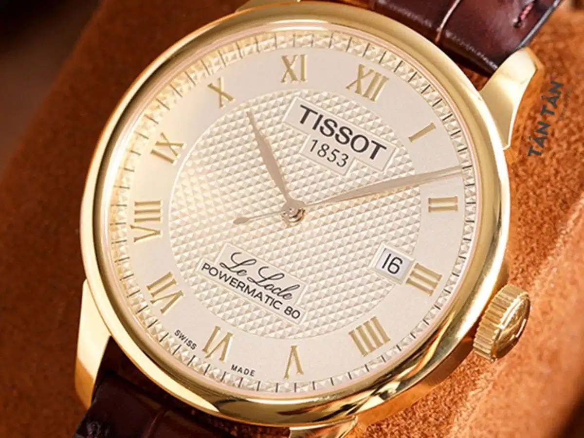 Độ hoàn thiện tỉ mỉ trên từng cọc số và mặt đồng hồ Tissot