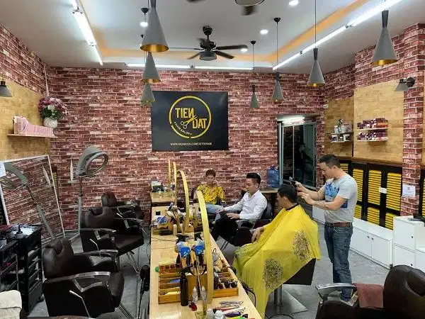 Tiến Đạt Hair Salon chuyên tạo kiểu tóc nam trẻ trung Tiến Đạt Hair Salon chuyên tạo kiểu tóc nam trẻ trung
