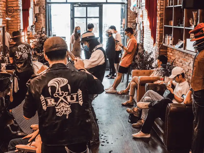 Không gian tiệm cắt tóc nam 4RAU Barber