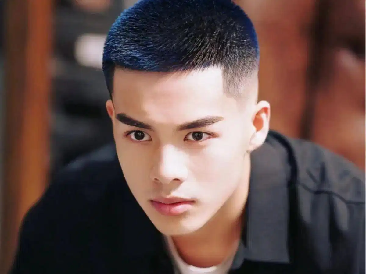 Fringed Crew Cut mái ngắn Crew Cut kết hợp phần mái ngắn tỉa nhẹ phủ tự nhiên trước trán