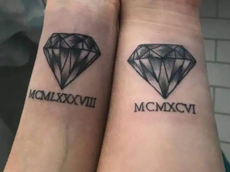 Các mẫu hình xăm kim cương ở tay dành cho nam và nữ Các mẫu hình xăm kim cương ở tay dành cho nam và nữ