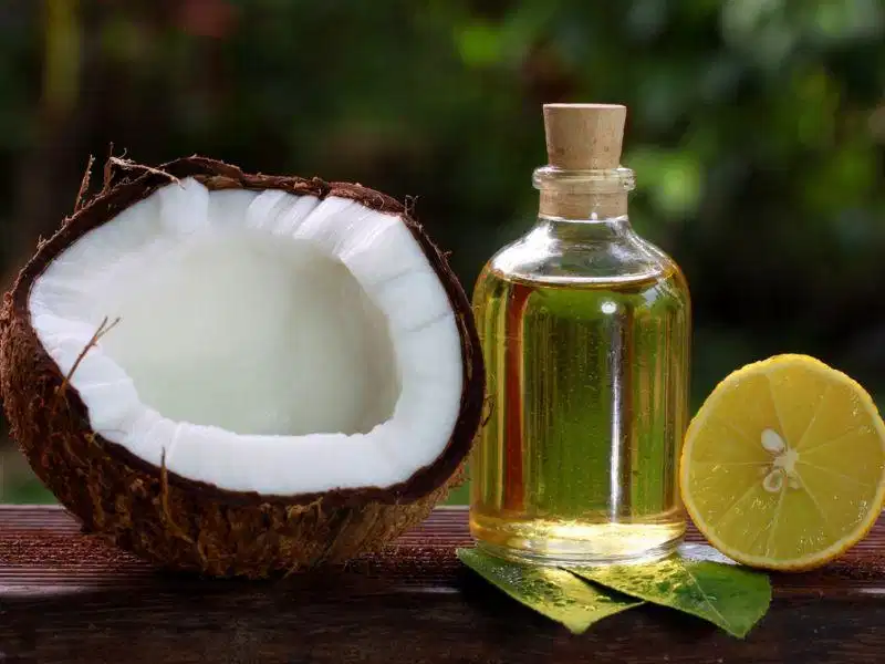 Công thức dầu dừa và nước cốt chanh cải thiện thâm mụn