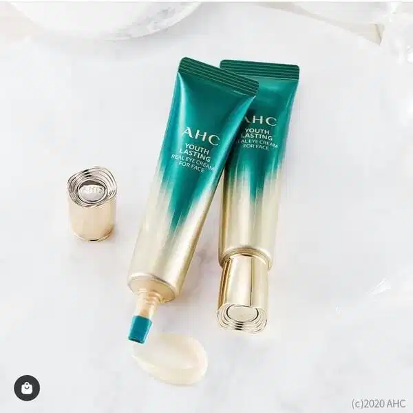 Dưỡng chất trong serum trị thâm mắt thẩm thấu vào lớp biểu bì