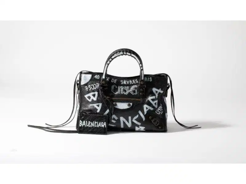 Túi xách Balenciaga Các dòng túi xách da cao cấp mang cấu trúc hình khối độc đáo của Balenciaga