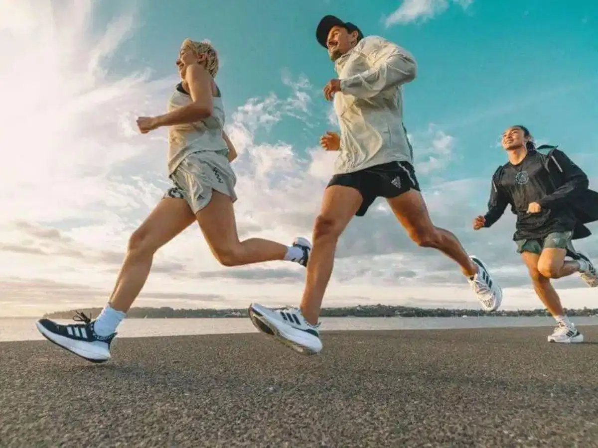 Ưu điểm của công nghệ Adidas LEP giúp trả lực hiệu quả Hiệu quả trả lực kết hợp giữa đế Boost và cấu trúc Linear Energy Push