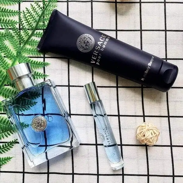 Khả năng bám tỏa tốt của Versace Pour Homme