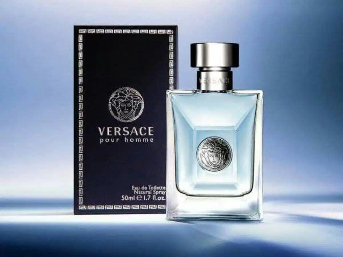 Versace Pour Homme EDT thanh lịch sạch sẽ Chai nước hoa Versace Pour Homme EDT cho nam văn phòng