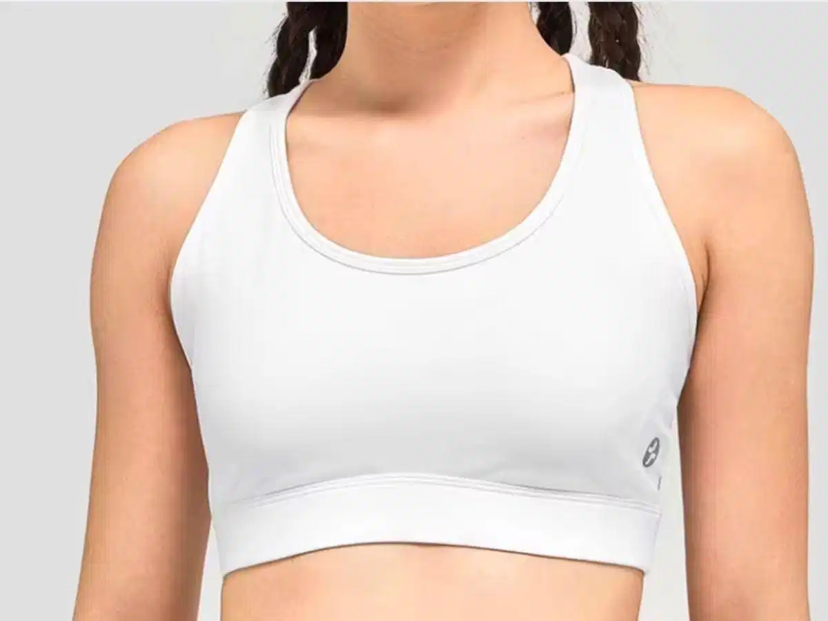 Chuẩn bị áo bra thể thao trước khi giặt