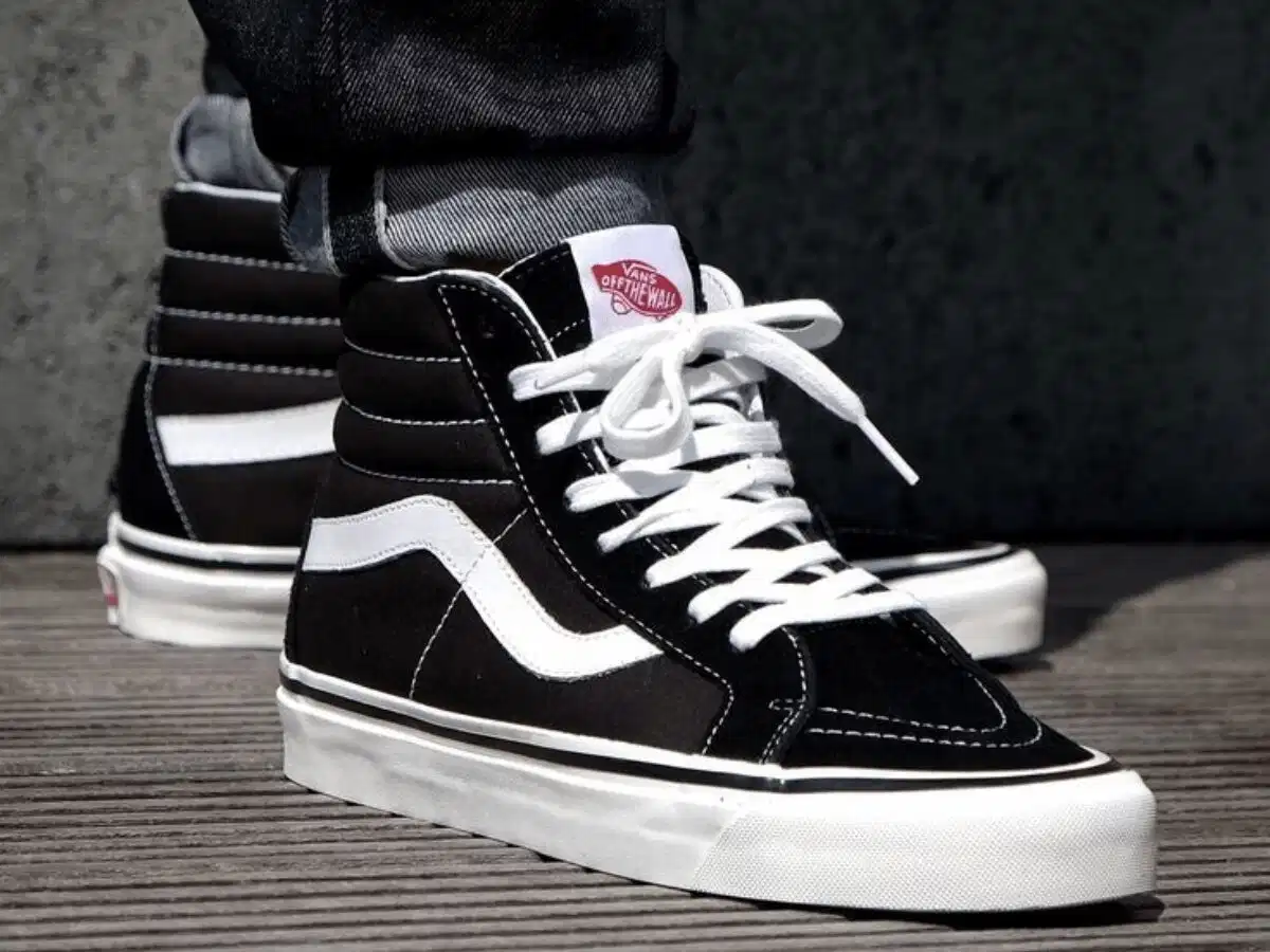Sự tỉ mỉ trên từng mũi khâu của giày Vans thật