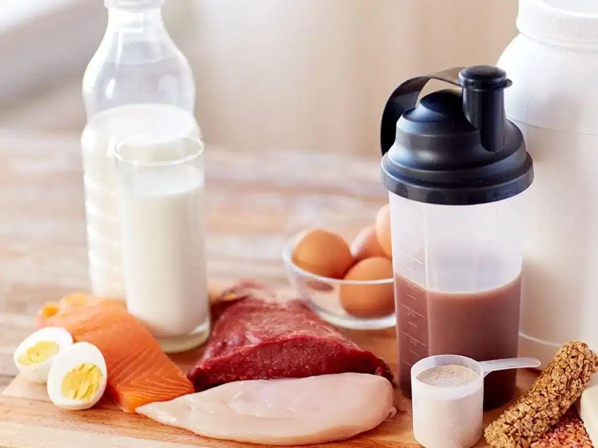 Whey protein cùng thực phẩm giàu protein Whey protein cùng thực phẩm giàu protein