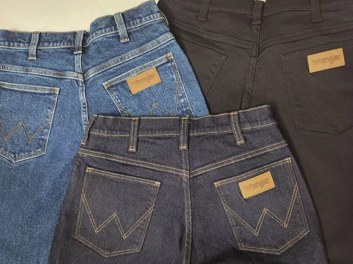 Các kiểu quần jean của Wrangler và Lee
