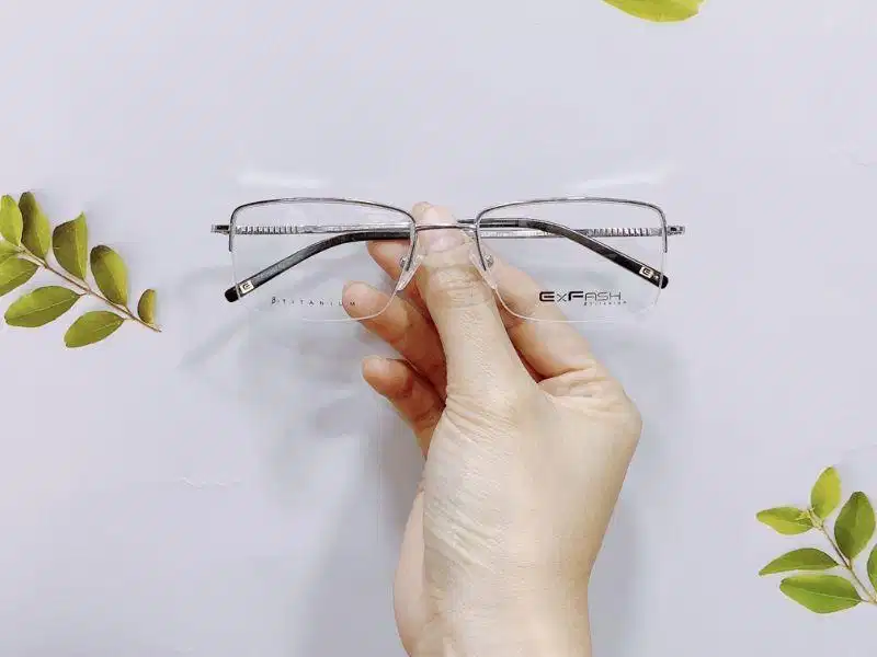 Lựa chọn phom dáng kính mắt phù hợp khuôn mặt Lựa chọn phom dáng kính mắt phù hợp đường nét khuôn mặt nam giới